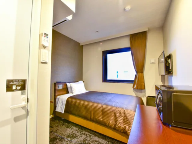 Semi Room, Single, Semi Double Bed, Smoking، Hotel Livemax Fukuoka Tenjin West 1/2