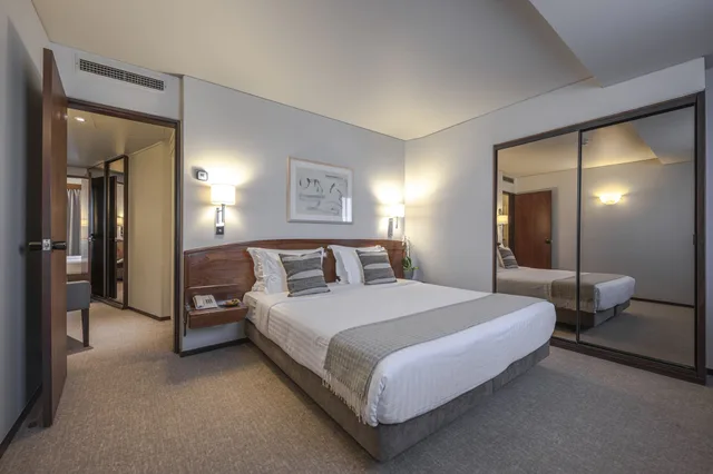 غرفة ديلوكس بسرير كينج، Hotel Dom Carlos Park 3/9