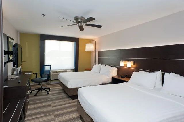 غرفة بسريرين كوين لذوي الإعاقة، Holiday Inn Express Hotel Suites Scott Lafayette West 2/2