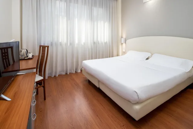 غرفة سوبيريور بسريرين منفصلين، Best Western Air Hotel Linate 2/9
