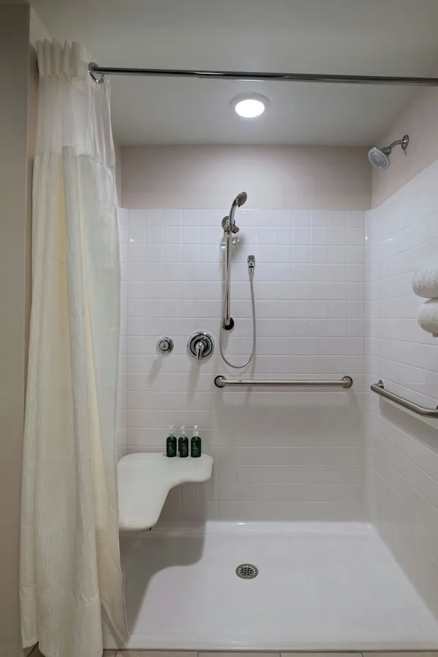 جناح بسرير كينج مع أريكة، Fairfield Inn and Suites by Marriott St Louis Downtown 6/6