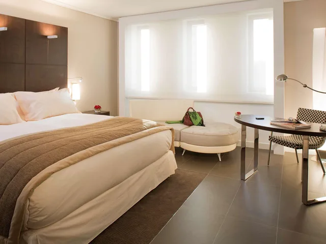 غرفة فاخرة بسرير كينج بإطلالة على المدينة، Sofitel Algiers Hamma Garden 1/7