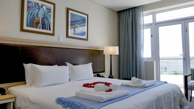 غرفة عائلية بسرير مزدوج وسرير بطابقين، BLUE MARLIN HOTEL 3/10