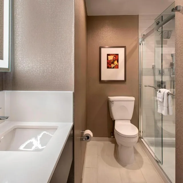 غرفة بسريرين مزدوجين مع دخول صالة النادي، Boston Marriott Cambridge 3/3
