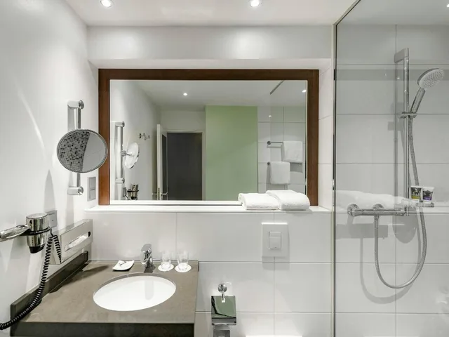 غرفة قياسية بسرير كوين مع أريكة، Mercure Hotel Stuttgart Sindelfingen an der Messe 6/6