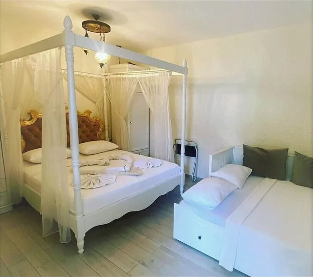 Room, Quadruple, Double Bed, Sofa, Alacati Grand Eldoris Otel 3/9
