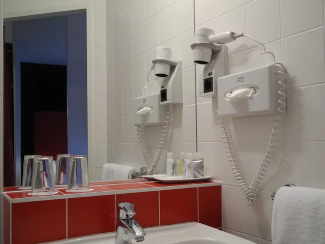 City, Double Bed, Garden View، Senator Hotel Vienna 7/7