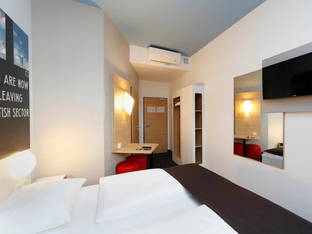Room, Double Bed, B&B Hotel Berlin-Charlottenburg 1/7
