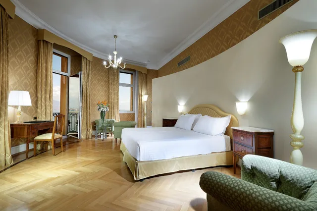 Executive, Suite, King Bed, Sea View, Eurostars Hotel Excelsior 4/10