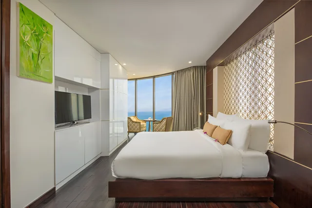 Premier, Suite, Double Bed, Ocean View, Holiday Beach Hotel Danang 1/8