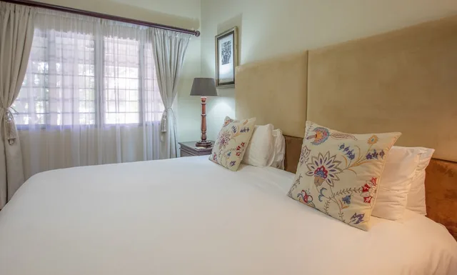 Garden, King Bed، At Heritage House 2/4