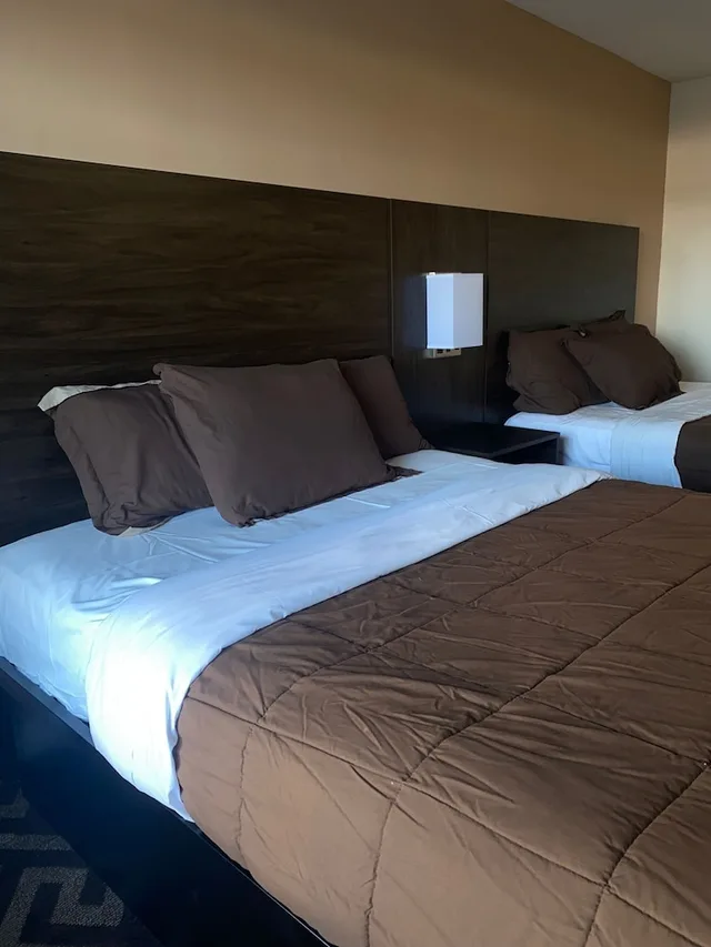 Room, 2 Queen Beds, Falls Lodge by the Falls 7/10