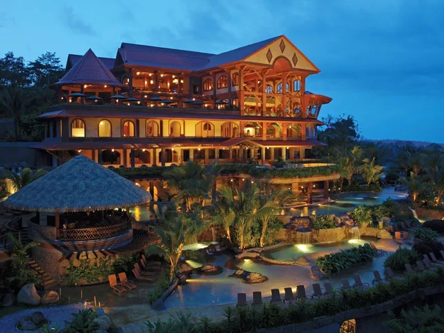 غرفة ديلوكس بسرير كينج، The Springs Resort And Spa At Arenal 1/1