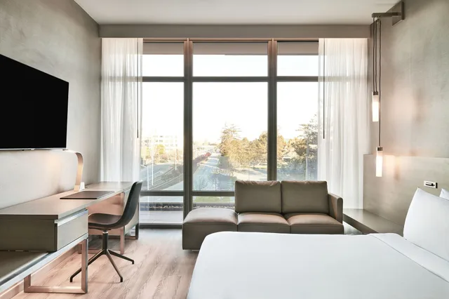 غرفة بسرير كينج، AC Hotel by Marriott Sunnyvale Moffett Park 1/2