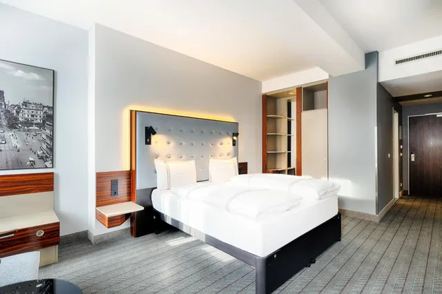 غرفة بسرير مزدوج، Premier Inn Cologne City Mediapark Hotel 1/2