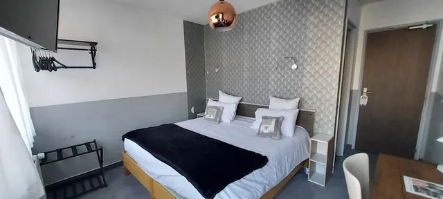 غرفة قياسية بسريرين منفصلين، Logis Maisons Glenn Anna L Aubergine 2/2