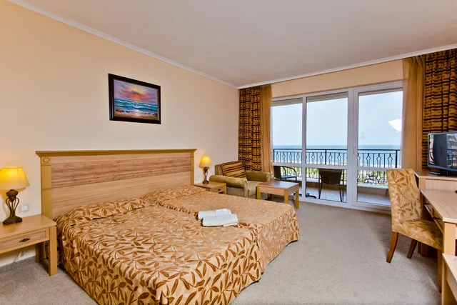 غرفة مزدوجة بإطلالة على البحر، DIT Majestic Beach Resort 4/4