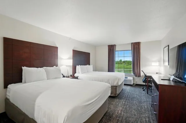 غرفة بسريرين كوين لذوي الإعاقة، Cobblestone Hotel & Suites - Russells Point at Indian Lake 2/5
