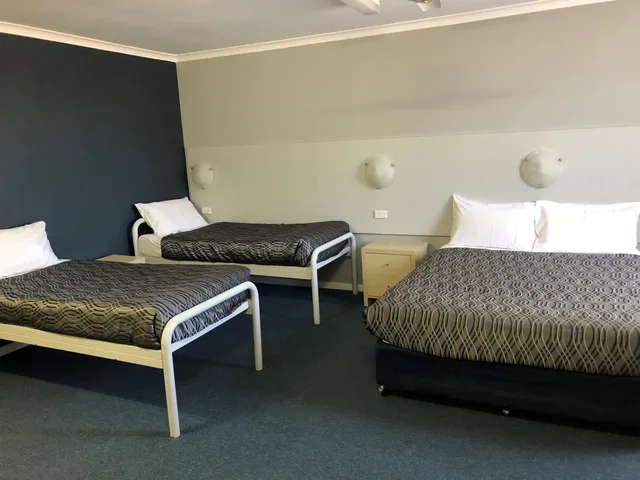 غرفة عائلية، Flinders Motel 3/3