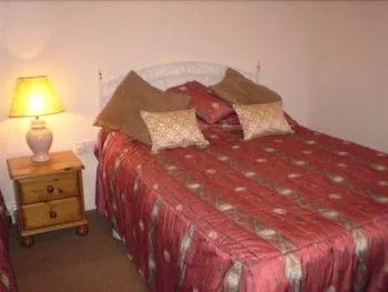 جناح كبير بسرير مزدوج وسريرين منفصلين، Causeway Tavern B&B 1/1
