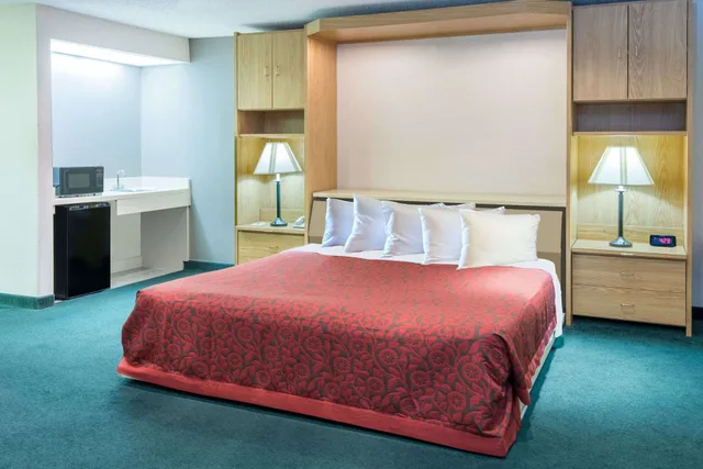 غرفة قياسية بسرير كوين لذوي الإعاقة، Days Inn by Wyndham Wooster 2/7