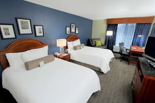 Standard, 2 Double Beds, Hilton Garden Inn Westbury 1/5