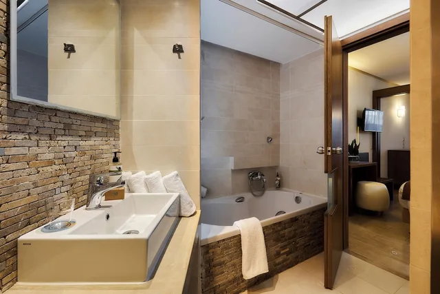 غرفة عائلية بسرير مزدوج مع أريكة، Sirens Beach Hotel 4/5