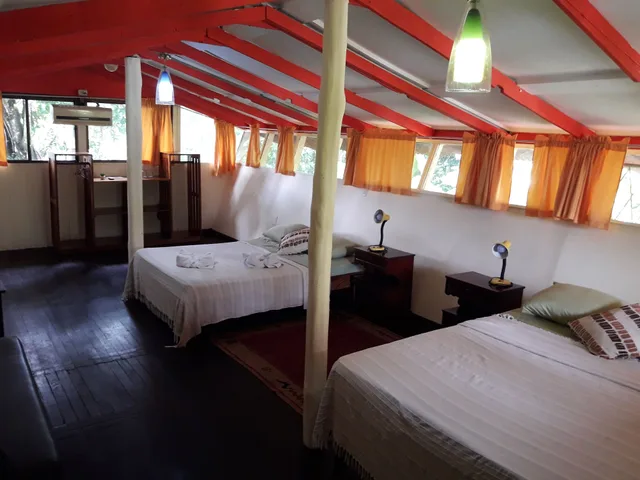 غرفة كومفورت بسرير كوين وسرير فردي بإطلالة على الحديقة بشرفة بغرفة نوم واحدة، Hotel La Colina 1/3