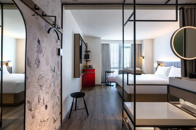 غرفة بسرير مزدوج، Renaissance New York Flushing Hotel at Tangram 6/6