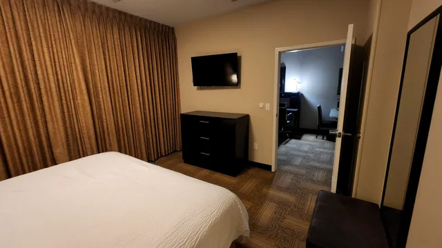 1 Bedroom, Suite, King Bed, Accessible, Staybridge Suites Denver Downtown 1/3