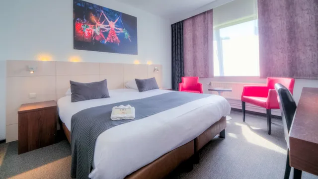 غرفة تنفيذية بسرير كوين، HOTEL CASTEAU RESORT MONS 2/10
