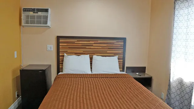 غرفة بسرير كوين بحمام مشترك، Holly Crest Hotel - Los Angeles, LAX Airport 3/3