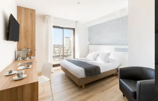 Deluxe, Double Bed, Hotel Kemaris 1/5