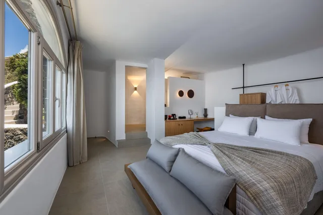 Master, Suite, Volcano View, Bathtub، Ira Hotel Spa 2/9