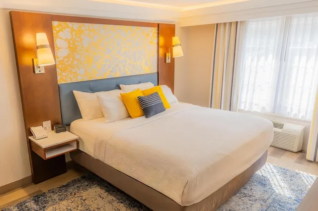 غرفة قياسية بسرير كينج مع أريكة، The Westfield Inn, BW Signature Collection 1/10