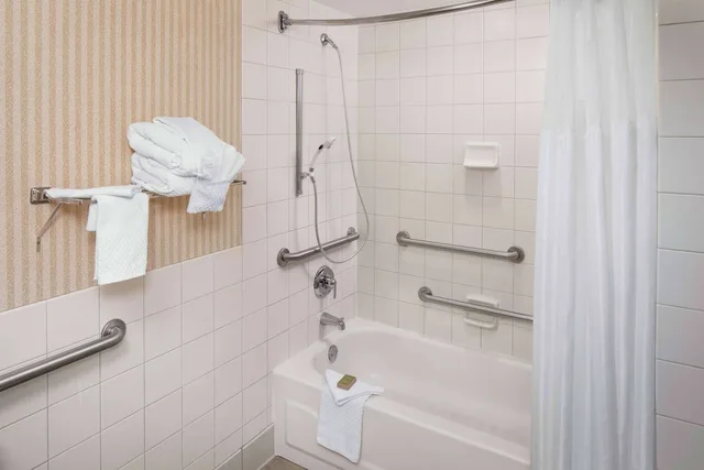 غرفة بسرير كينج لذوي الإعاقة، Wyndham Independence 5/5