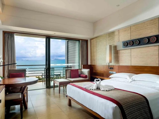 غرفة تنفيذية بسرير كينج بإطلالة على البحر، Pullman Oceanview Sanya Bay Resort and Spa 2/8