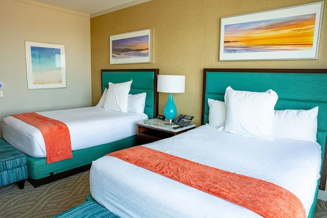 غرفة قياسية بسريرين كوين لذوي الإعاقة، River Spirit Casino Resort 2/4