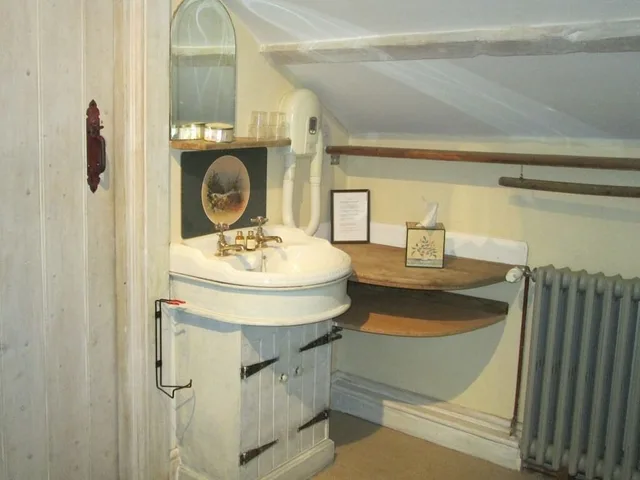 Grand, East, Suite, King Bed, 3 Beds, Alnwick Lodge - B&B 1/1