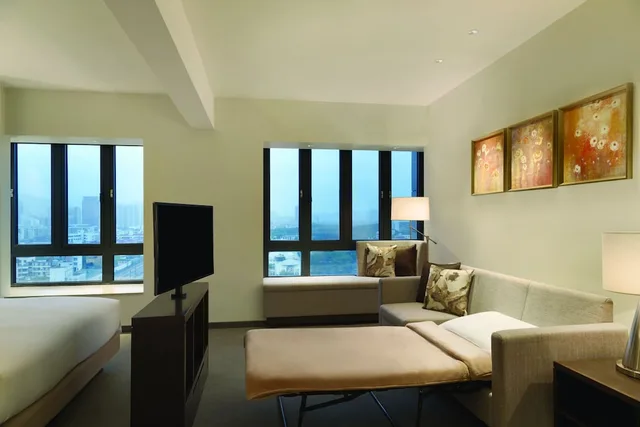 Specialty, King Bed, Sofa، Hyatt Place Shenzhen Dongmen 3/5