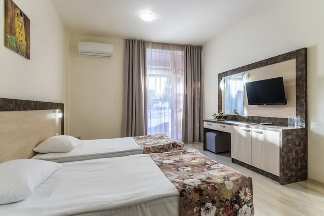 غرفة قياسية بسريرين منفصلين مع أريكة، Asteria Family Sunny Beach 1/7