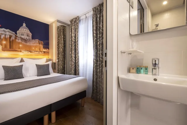 3 Bedrooms, Connecting, Family, 3 Queen Beds, Hotel Theoreme 2/8