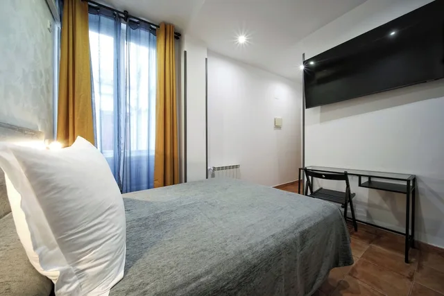 غرفة داخلية كومفورت بسرير مزدوج بحمام خاص، Hostal Las Fuentes 1/6