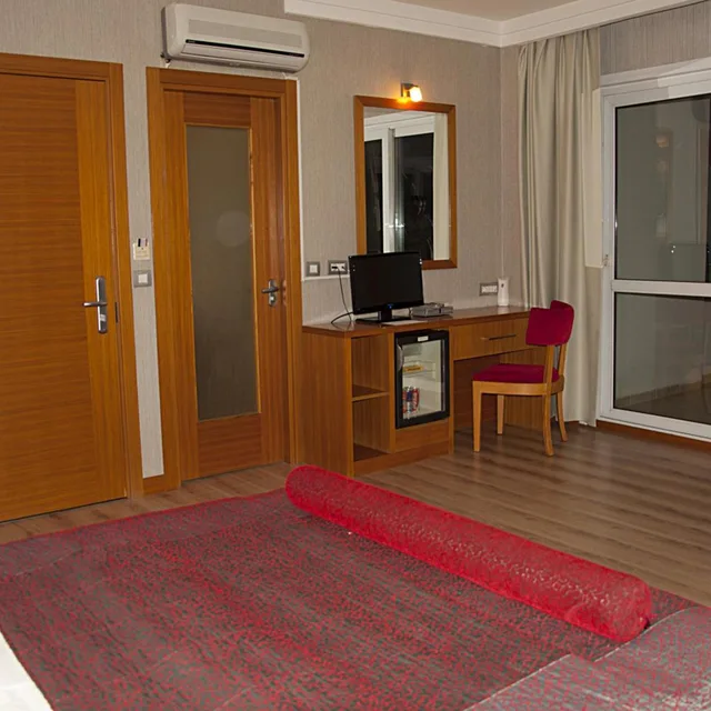 Room, Double Bed, Island Hotel 4/7