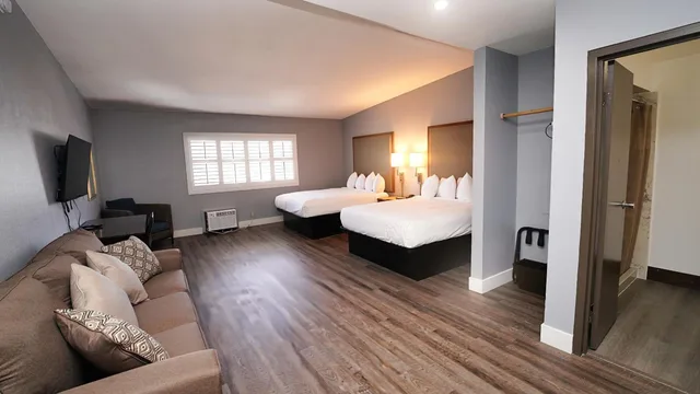 غرفة أساسية ثلاثية، Seaside Inn & Suites 2/10