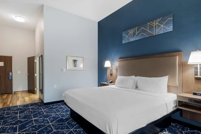 Room, King Bed, Accessible, Best Western Plus St Louis Airport Hotelbest Western Plus St Louis Airport Hotel 1/7