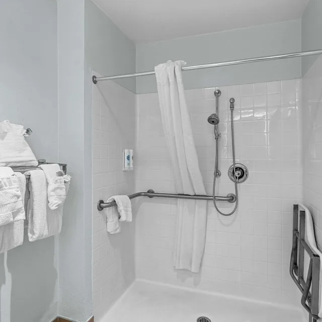 غرفة بسرير كوين مع أريكة، Comfort Inn Staunton 4/4