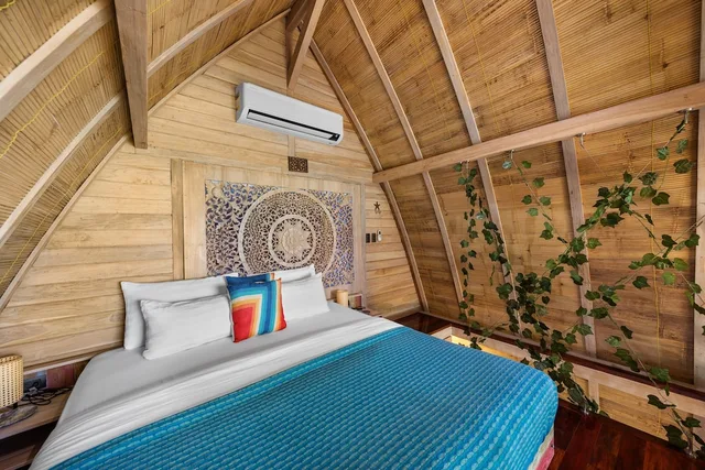 Loft, Premier, King Bed, Sofa, Karuna El Nido Villas 1/2