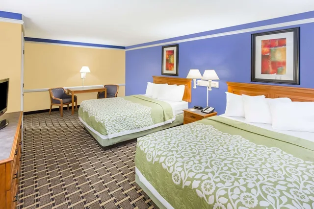 غرفة بسريرين مزدوجين للمدخنين، Days Inn By Wyndham Little Rock/Medical Center 2/3