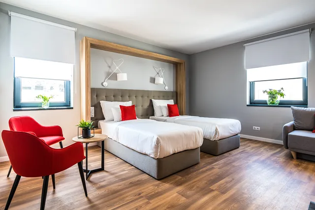 استوديو بسريرين، Up Hotel Budapest 4/5